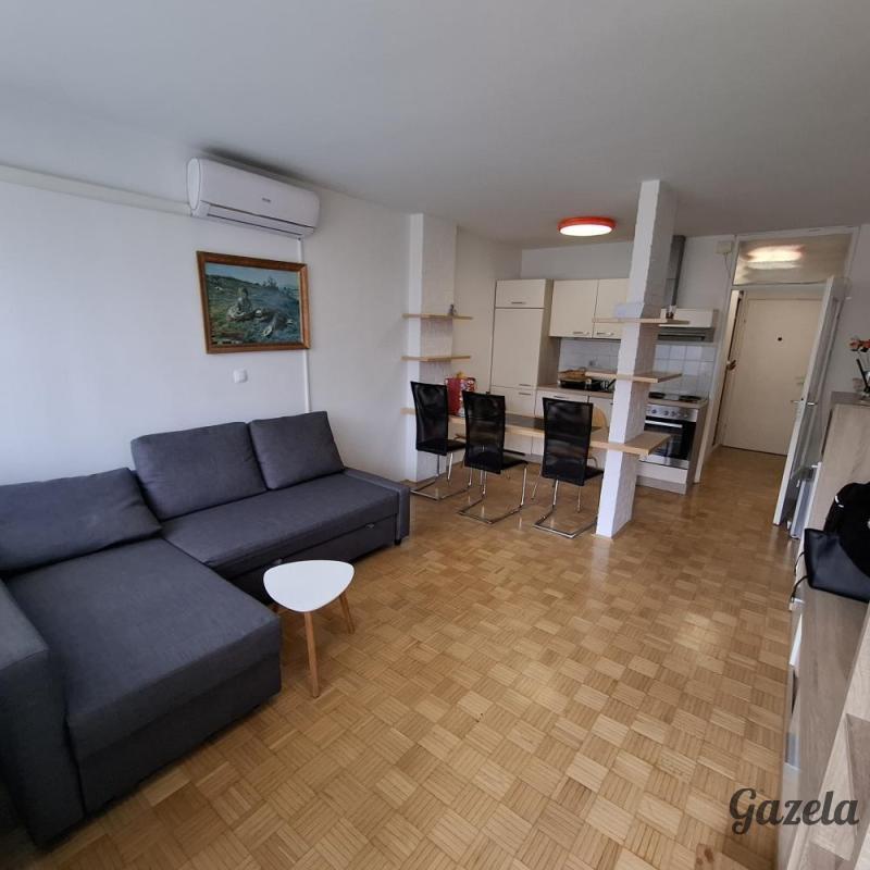 Lj. Center - STANOVANJE